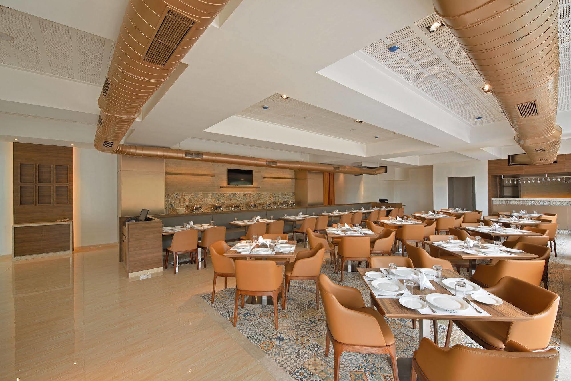 Ambarnath Krishna Palace Hotel - Ambernath מראה חיצוני תמונה