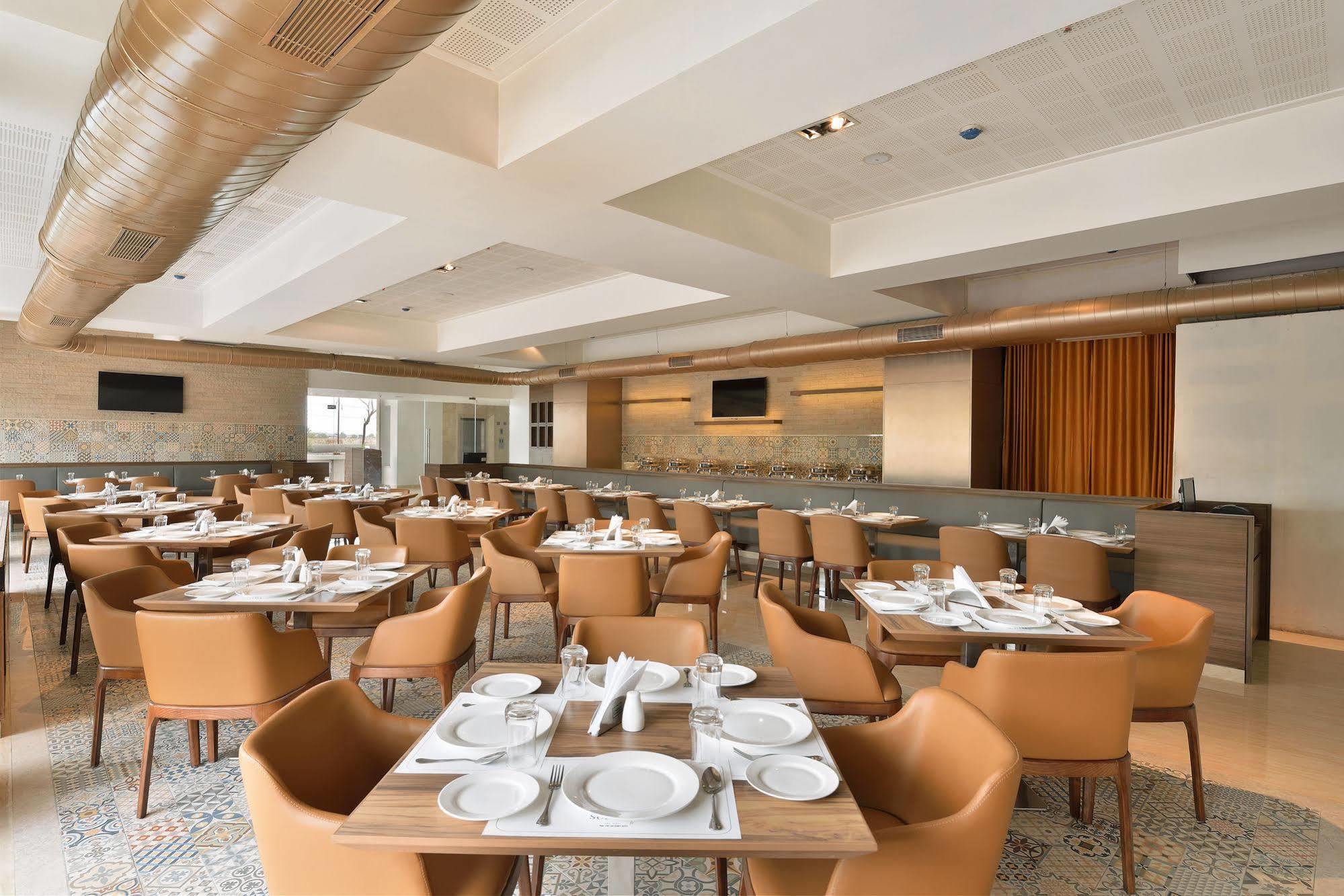 Ambarnath Krishna Palace Hotel - Ambernath מראה חיצוני תמונה