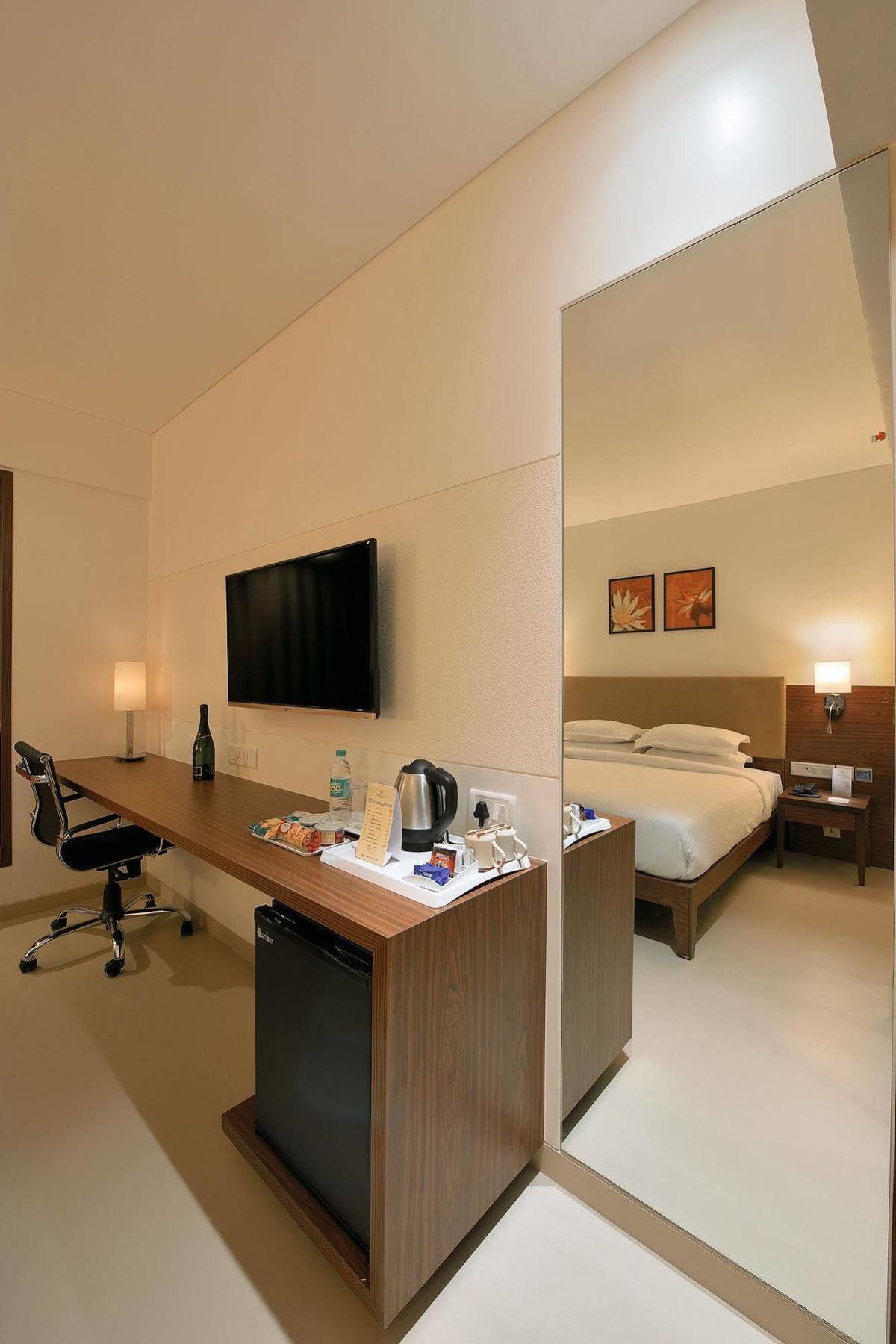 Ambarnath Krishna Palace Hotel - Ambernath מראה חיצוני תמונה