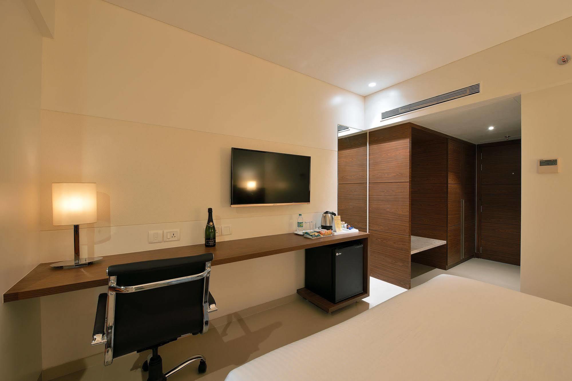 Ambarnath Krishna Palace Hotel - Ambernath מראה חיצוני תמונה