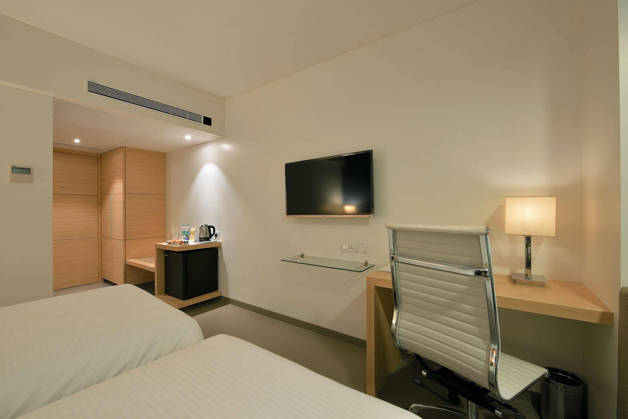 Ambarnath Krishna Palace Hotel - Ambernath מראה חיצוני תמונה