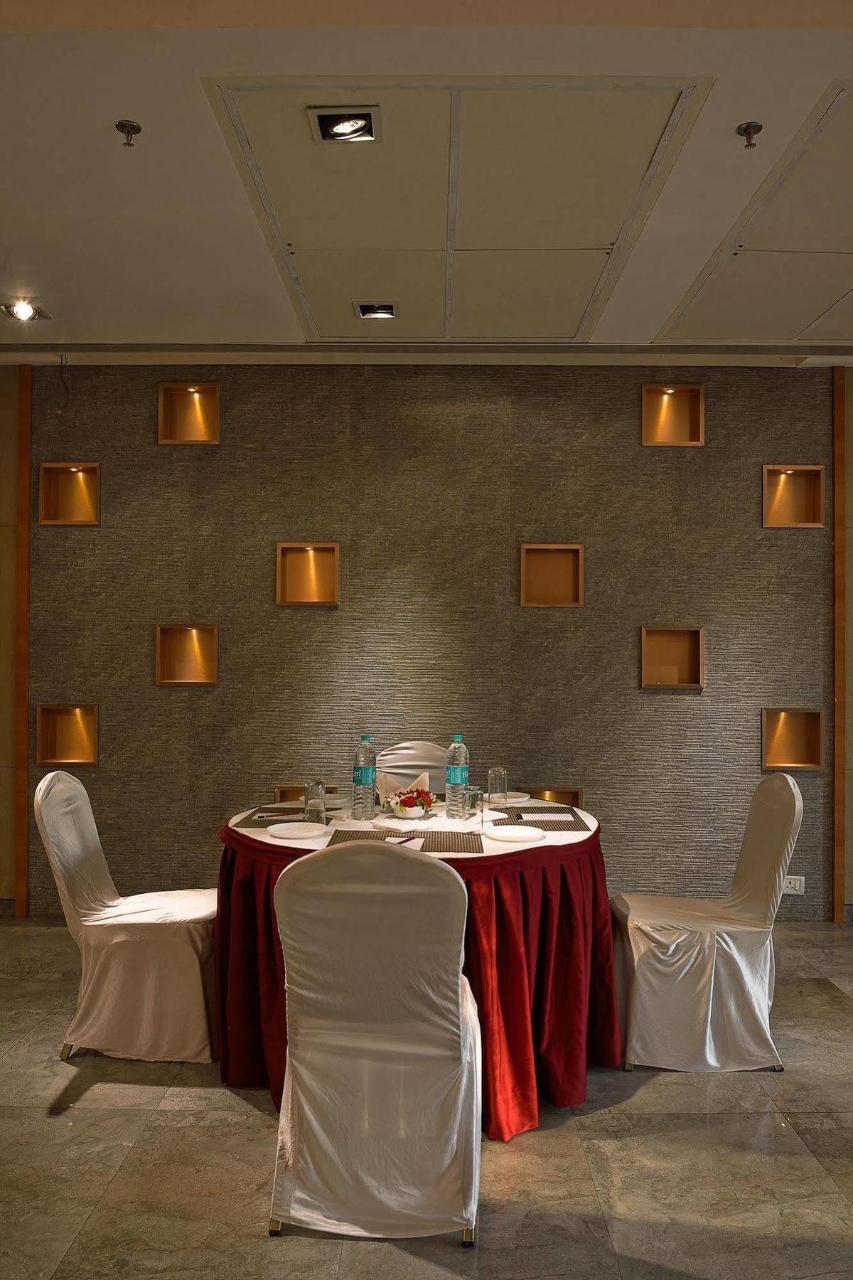 Ambarnath Krishna Palace Hotel - Ambernath מראה חיצוני תמונה